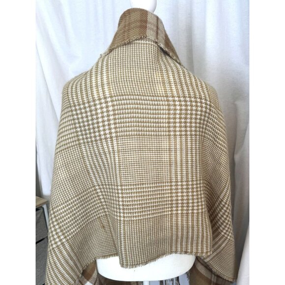 Beautiful Steve Madden Tan & White Versatile Reversible Long Scarf with Fringe - Picture 6 of 8